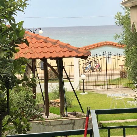 Thea Sea Apartment Nea Moudania Buitenkant foto